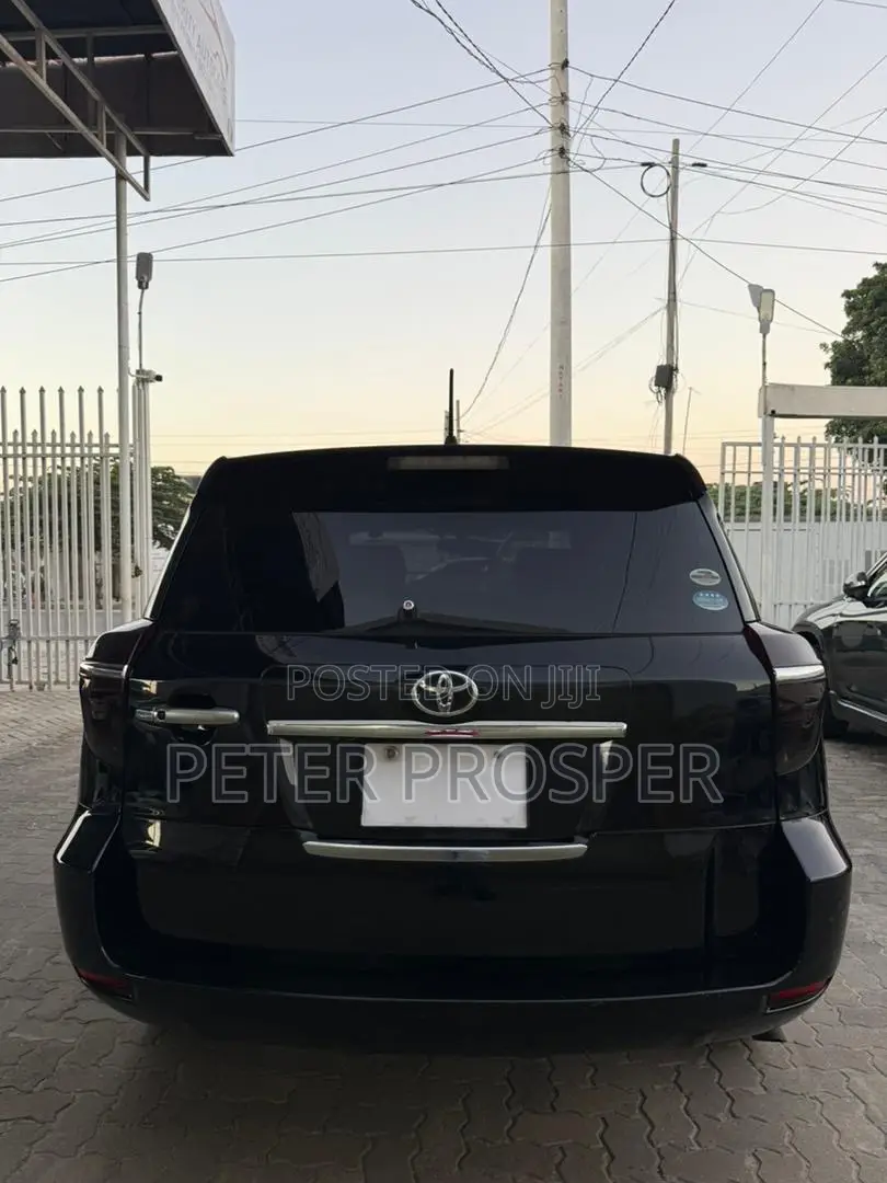 Toyota Vanguard 2011 Black