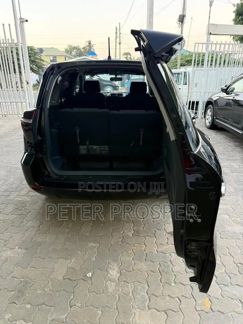 Toyota Vanguard 2011 Black