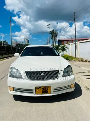 Toyota Crown Royale 2005 White