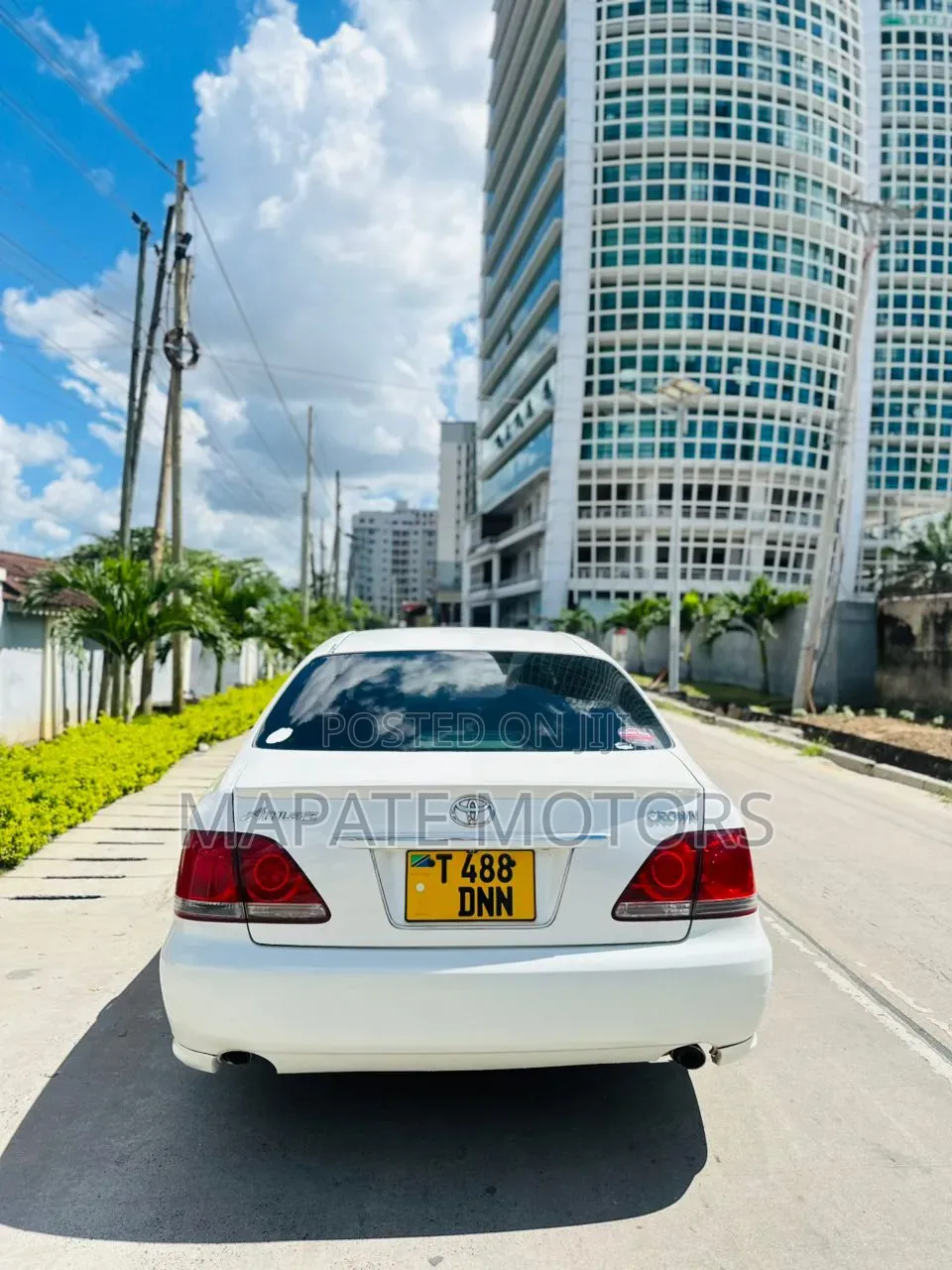 Toyota Crown Royale 2005 White