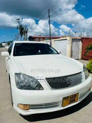 Toyota Crown Royale 2005 White