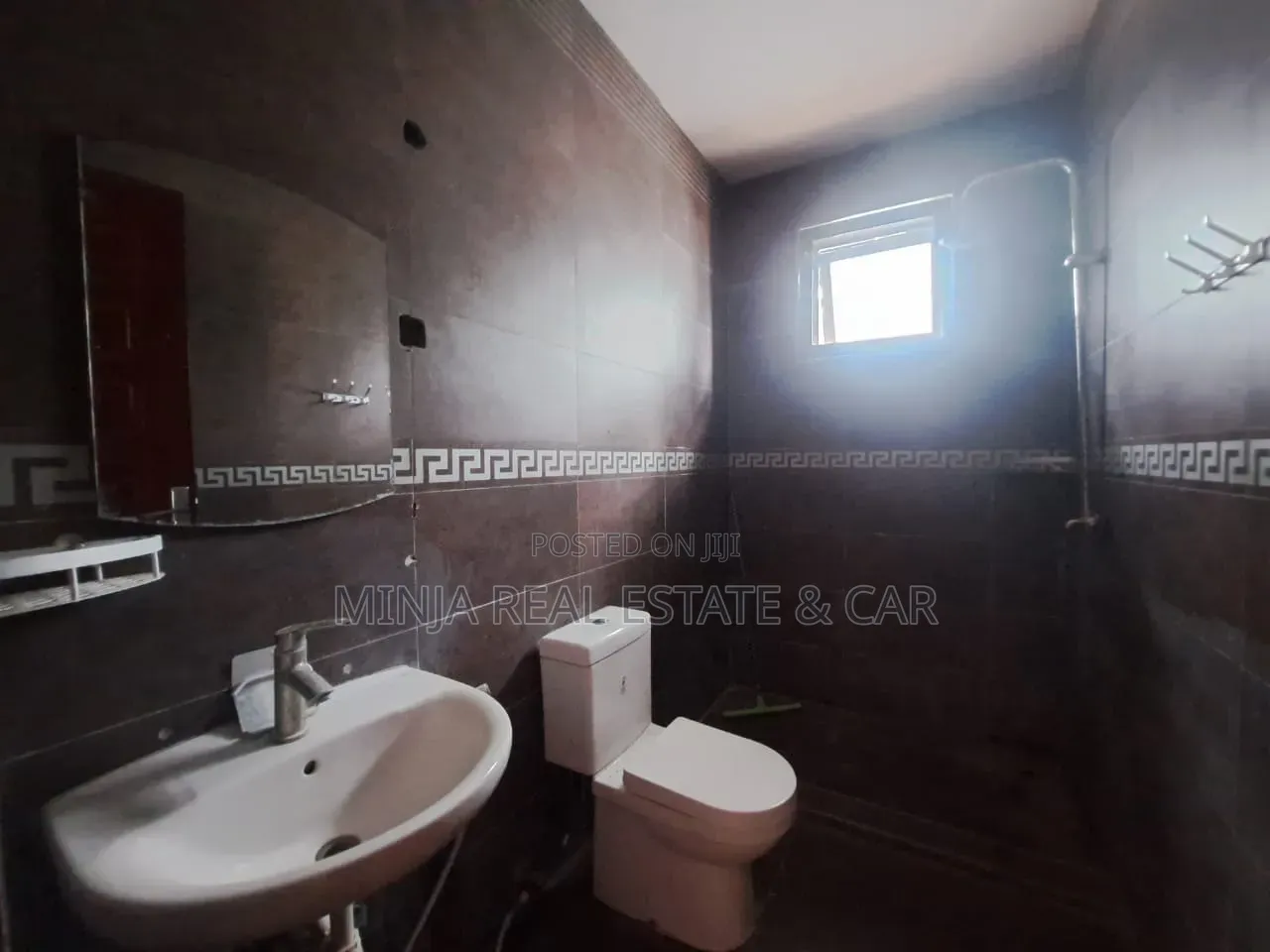 8bdrm House in Kigamboni for sale