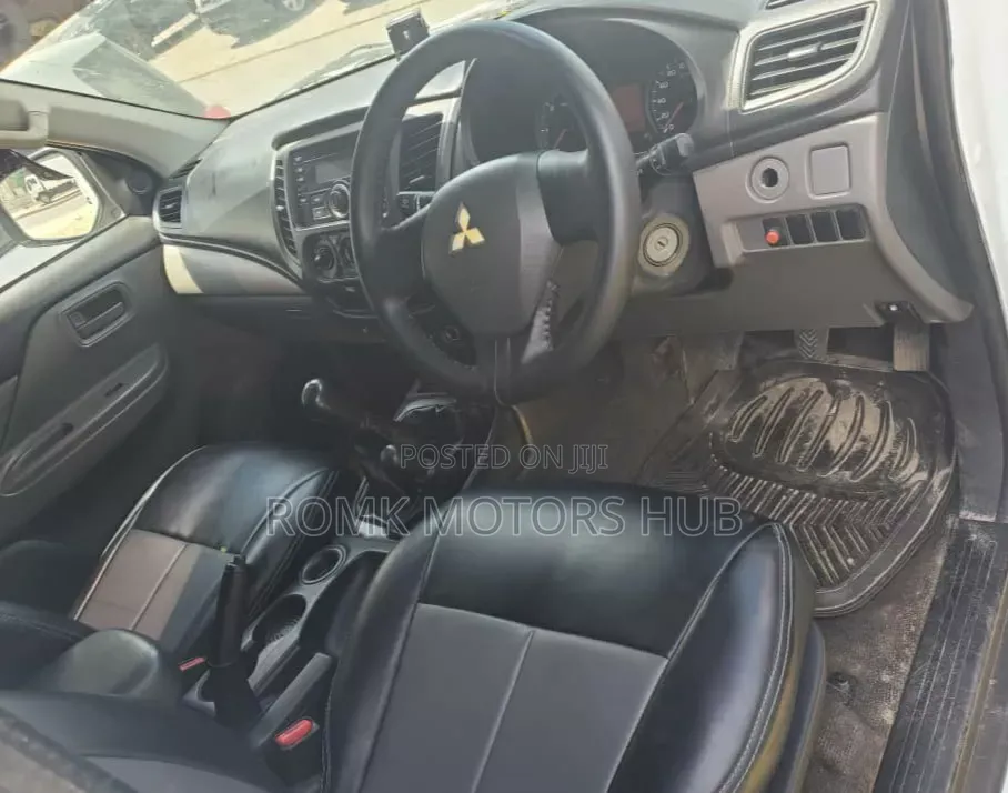 Mitsubishi L200 2008 White