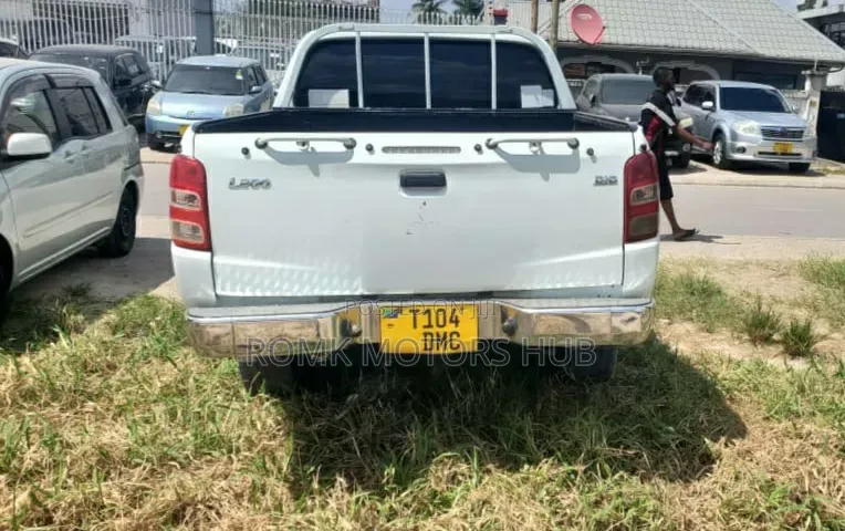 Mitsubishi L200 2008 White