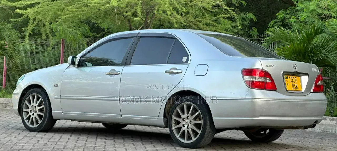 Toyota Brevis 2004 Silver