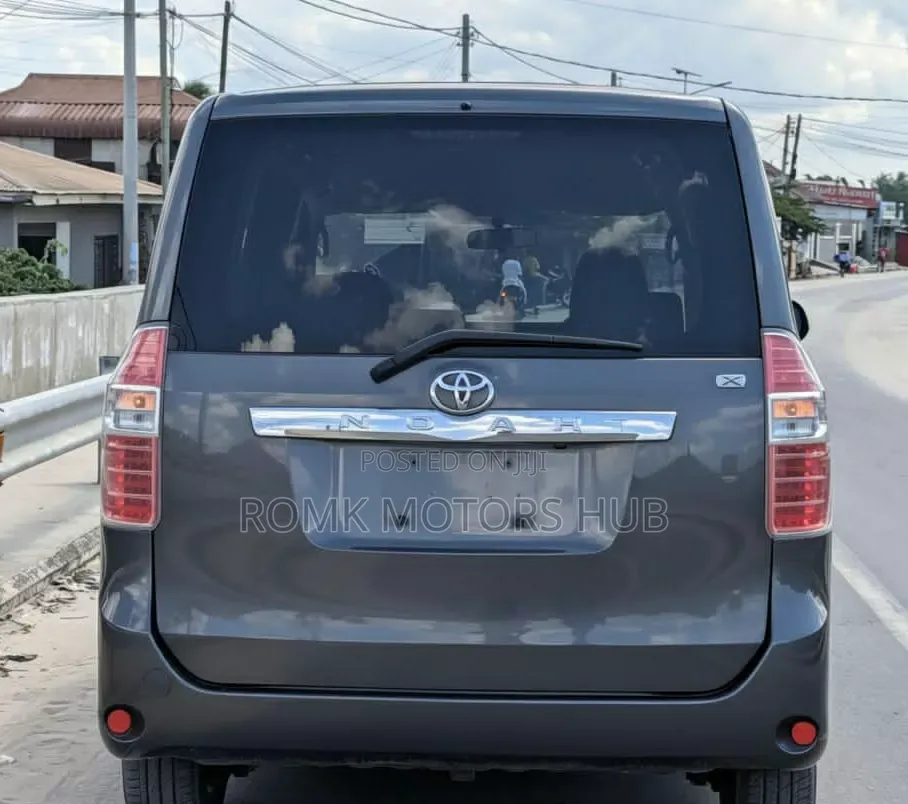 Toyota Noah 2008 Matt Black