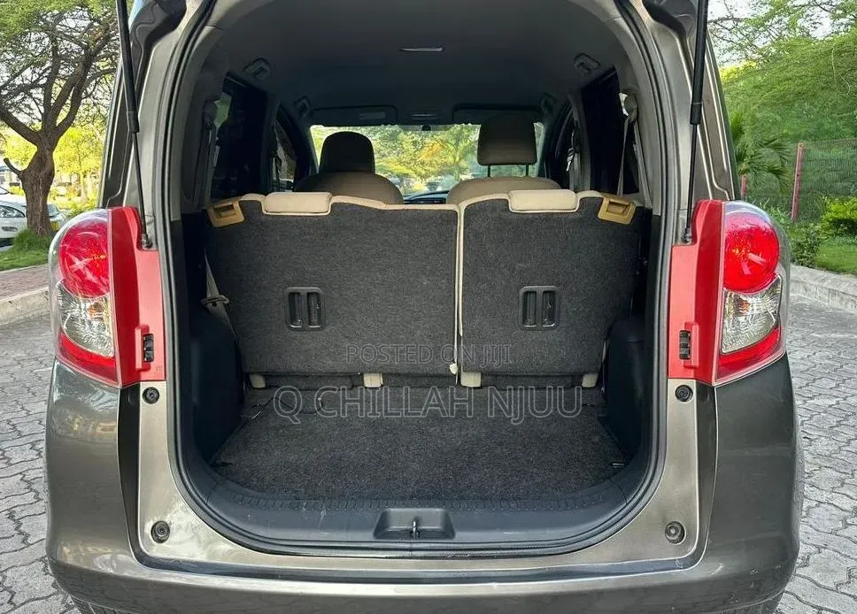 Toyota Ractis 2009 Gray