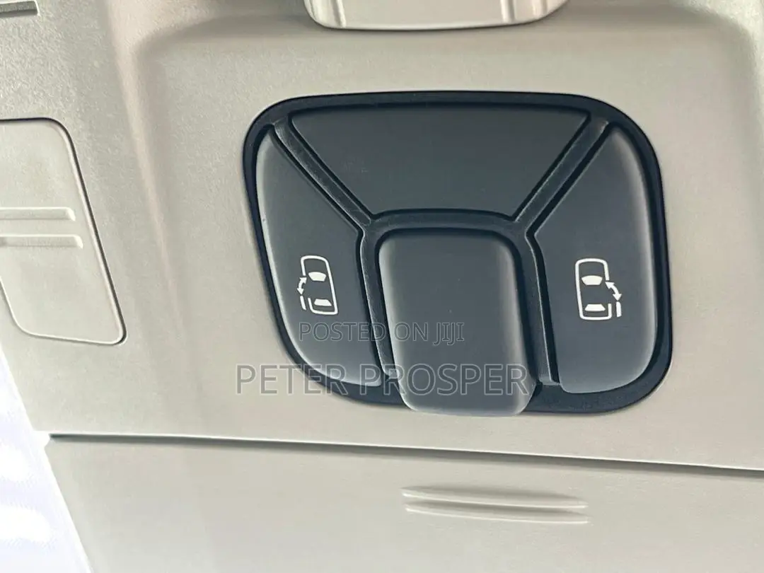 Toyota Alphard 2.4 Petrol AWD 2008 White