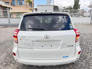 Toyota RAV4 2008 White