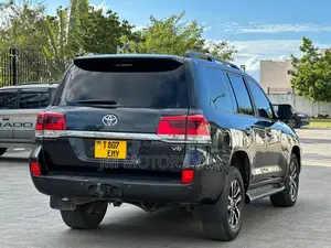 Toyota Land Cruiser Prado 2012 Gray