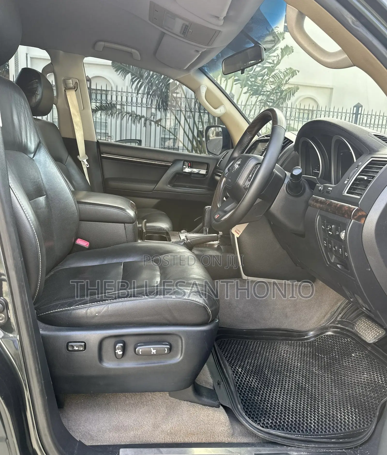 Toyota Land Cruiser 2013 Gray