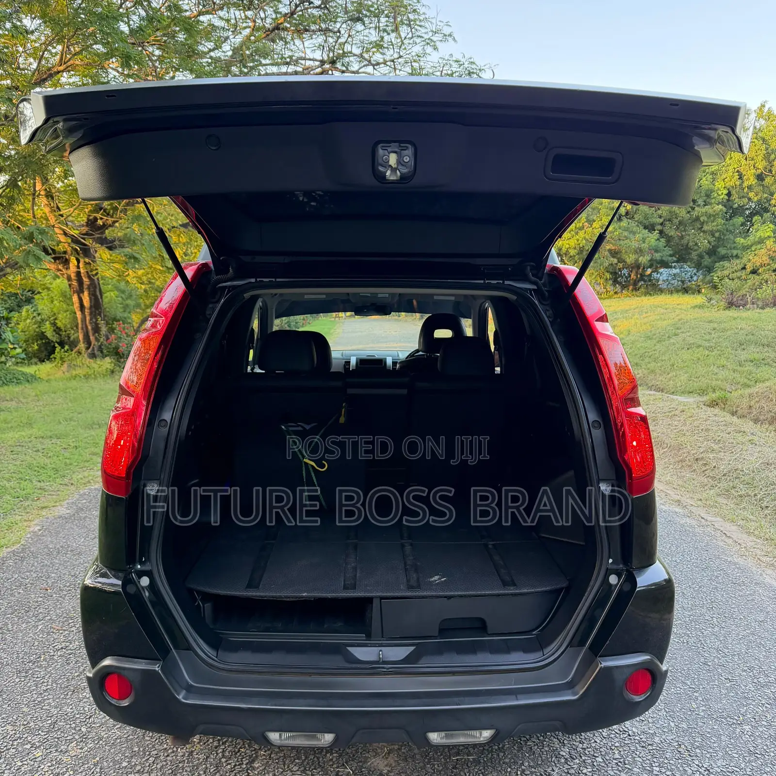 Nissan X-Trail 2.0 Petrol XE 2012 Black