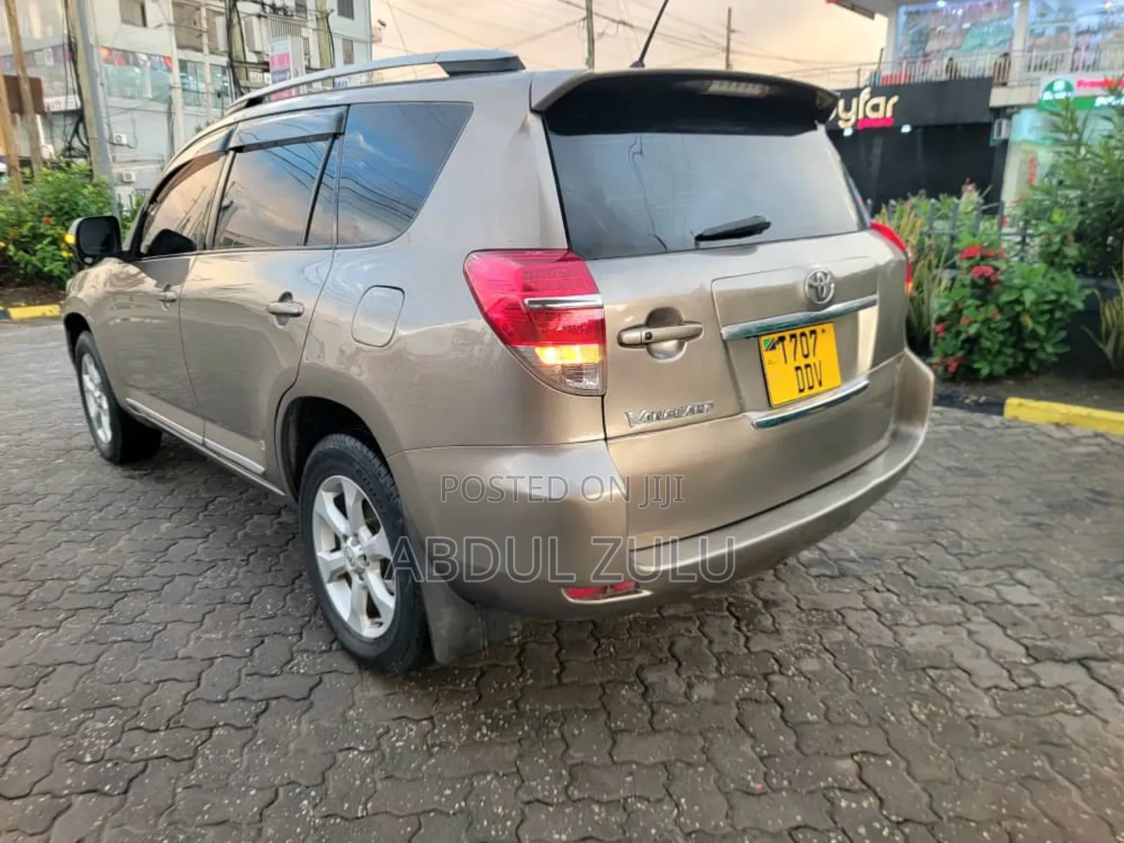 Toyota Vanguard 2008 Gold