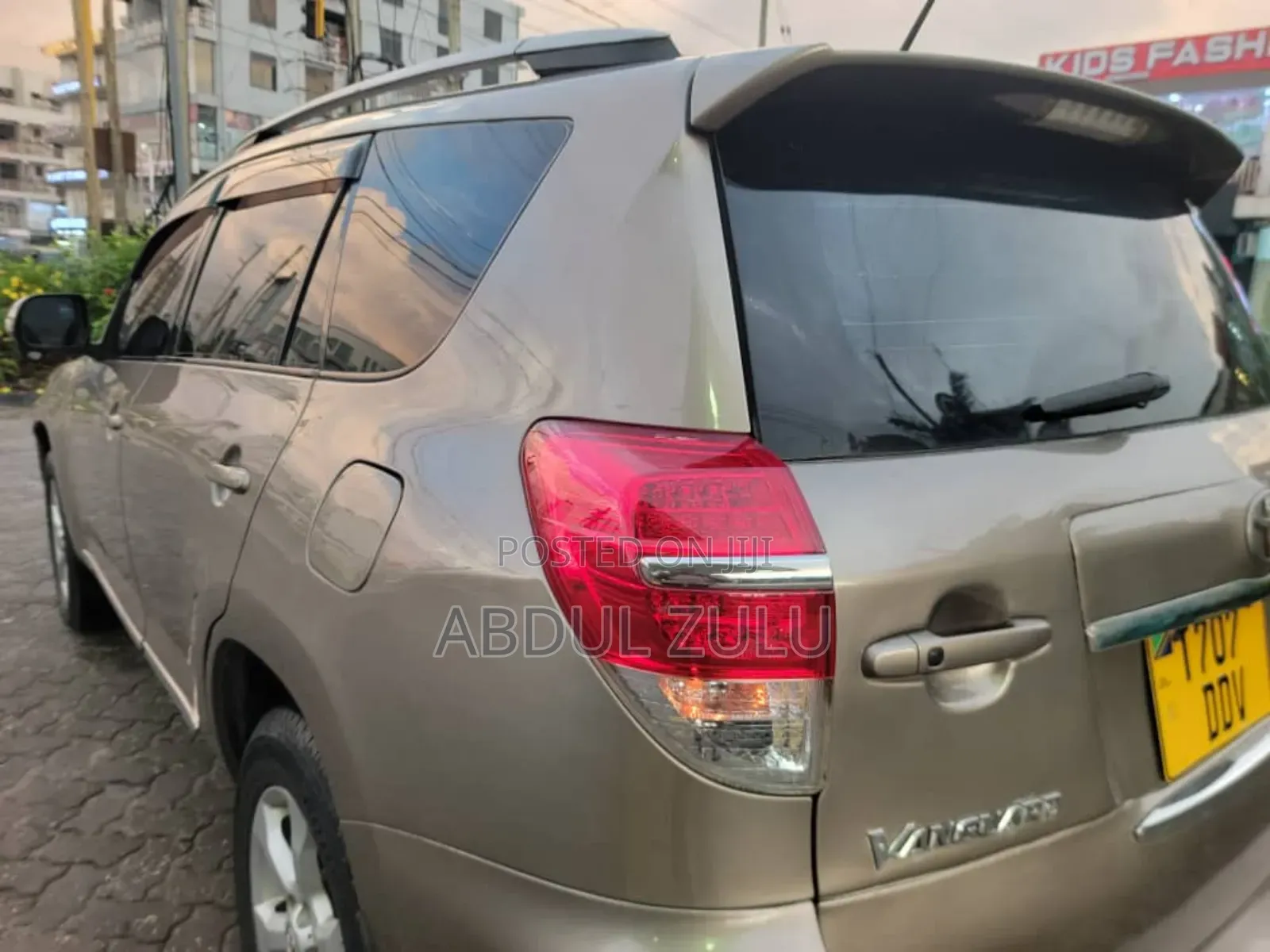 Toyota Vanguard 2008 Gold