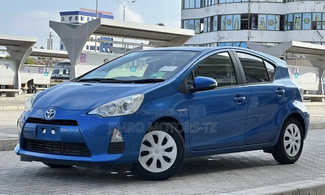 Toyota Aqua 2013 Blue