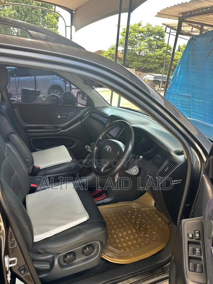 Toyota Kluger 2005 Gray