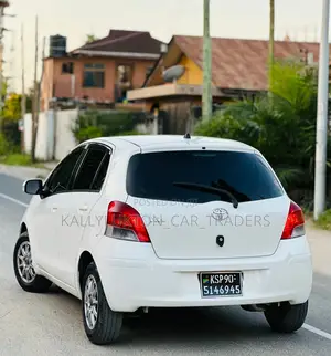 Toyota Vitz 2005 White