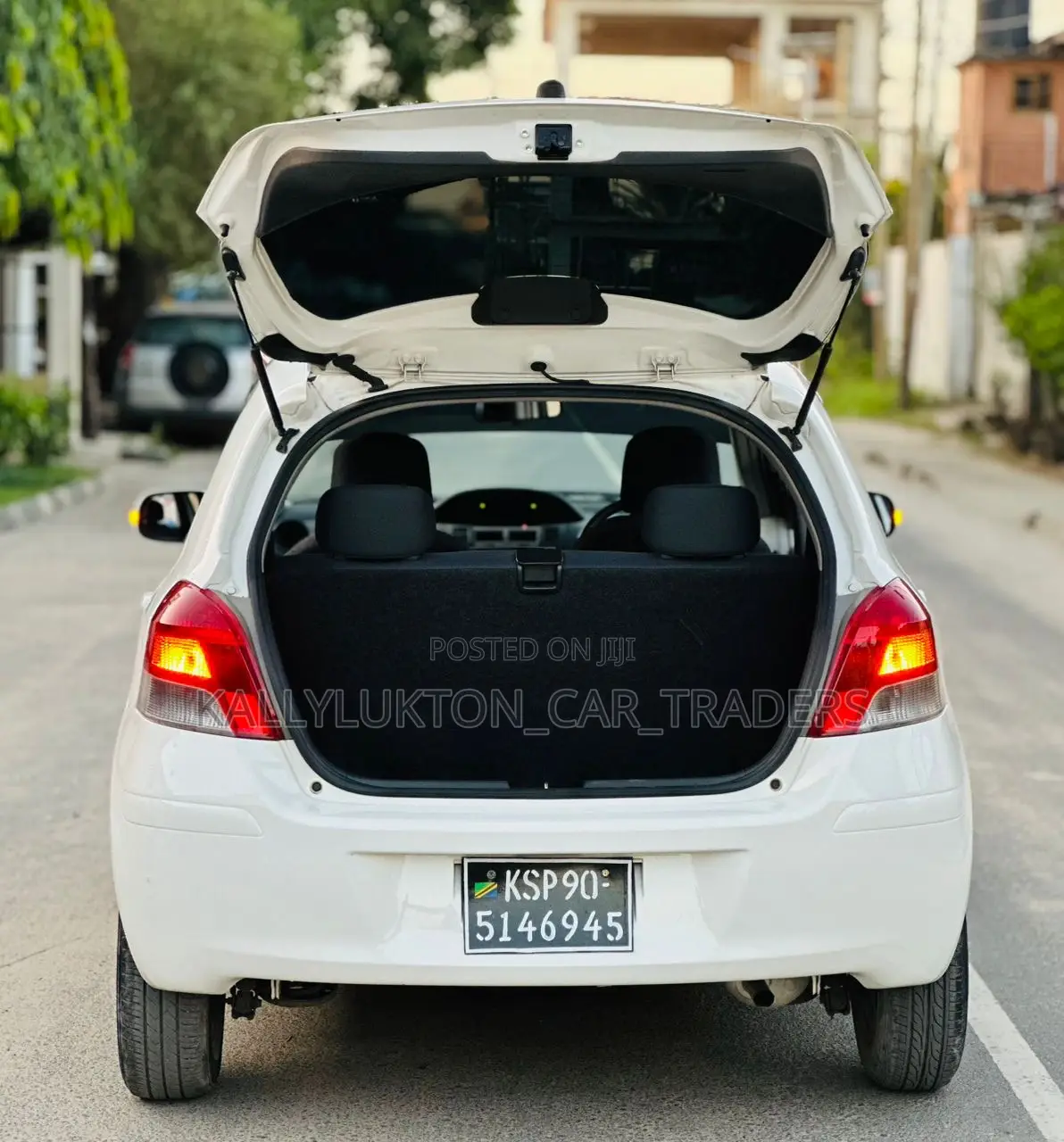 Toyota Vitz 2005 White