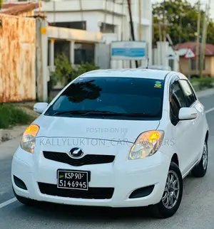 Toyota Vitz 2005 White