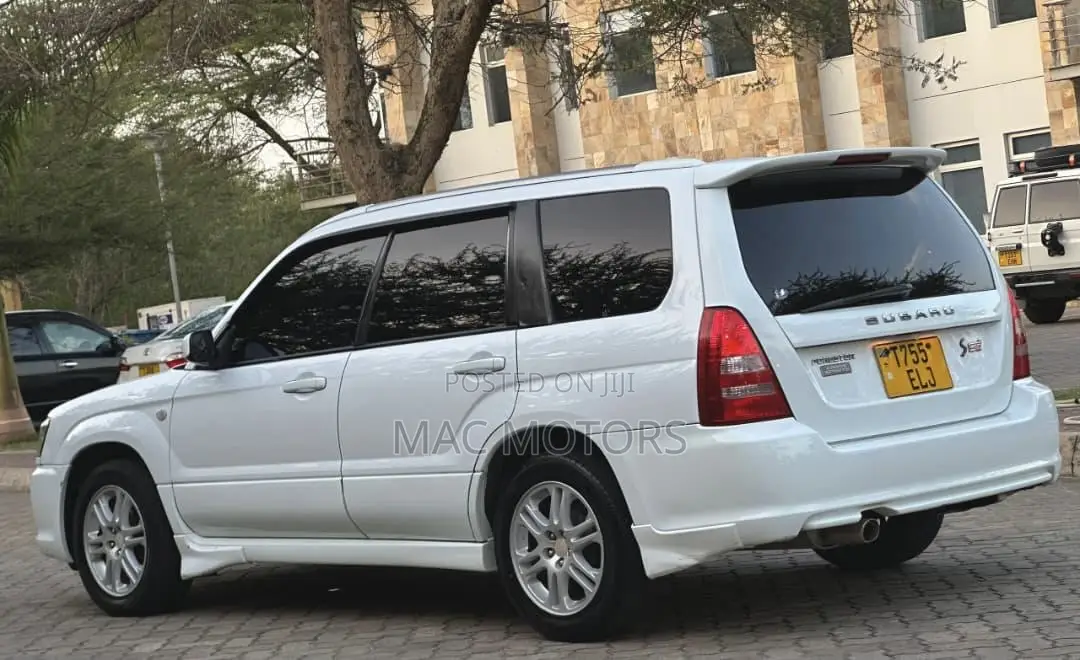 Subaru Forester 2004 White