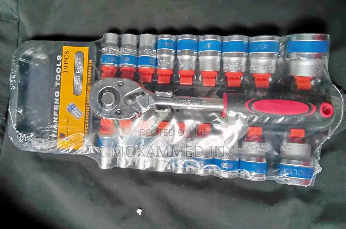 Tian Feng 19-Piece Socket Wrench Setfeaturing a Reversible Ratchet
