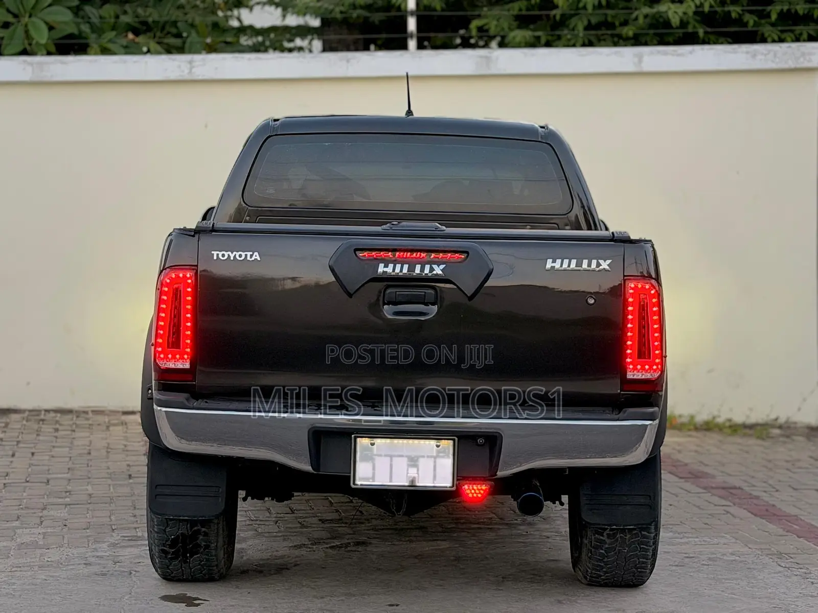 Toyota Hilux 2012 Black