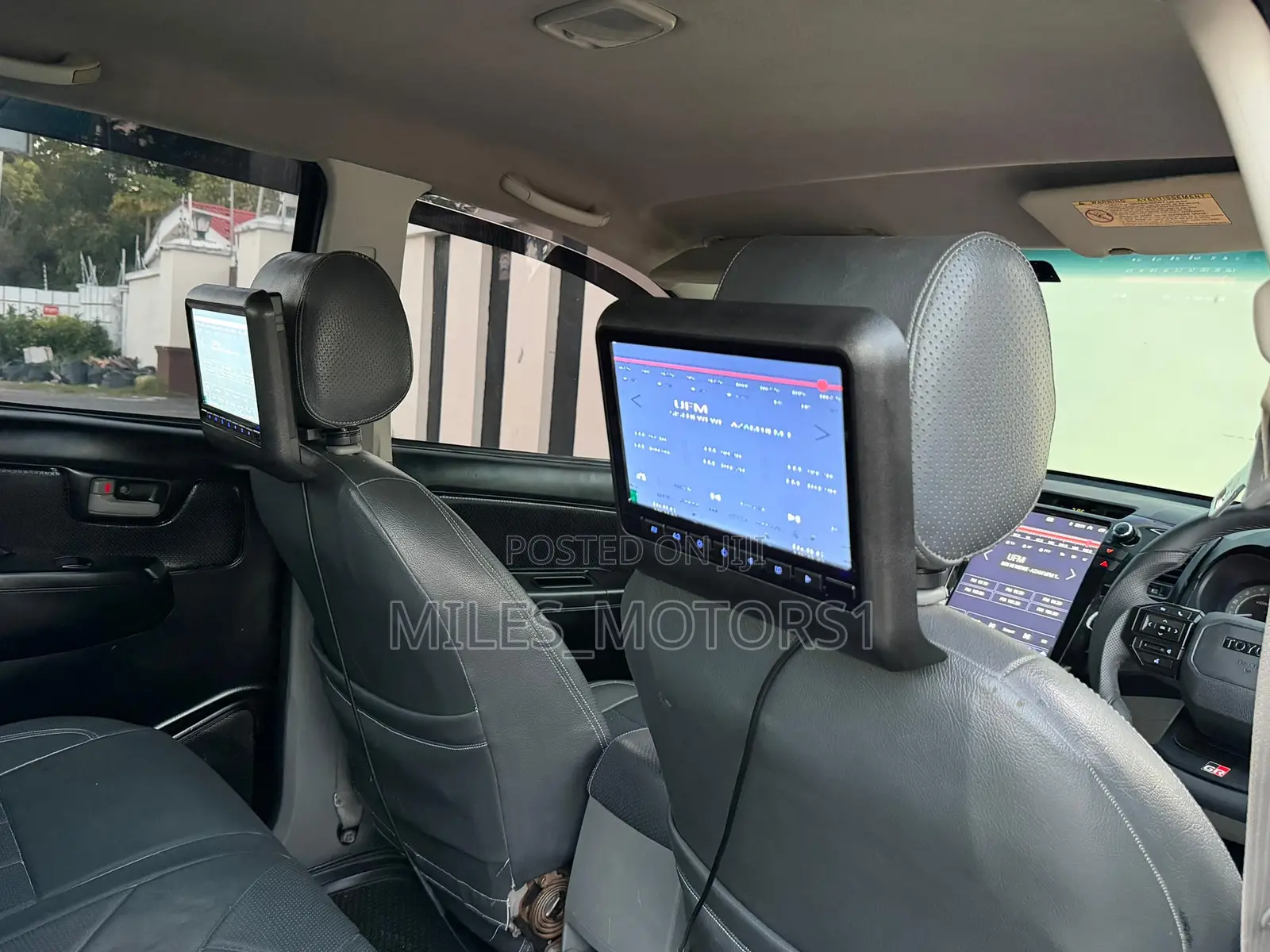 Toyota Hilux 2012 Black