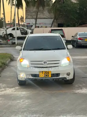 Toyota IST 2004 White