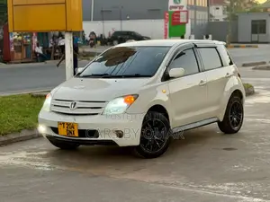 Toyota IST 2004 White