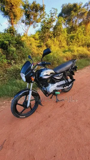 Bajaj Boxer 125 2025 Black