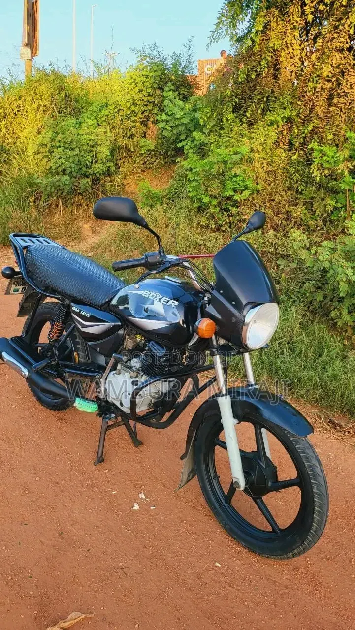 Bajaj Boxer 125 2025 Black