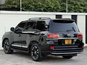 Toyota Land Cruiser 2014 Black