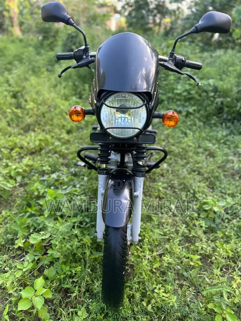 New Bajaj Boxer 125 2025 Black