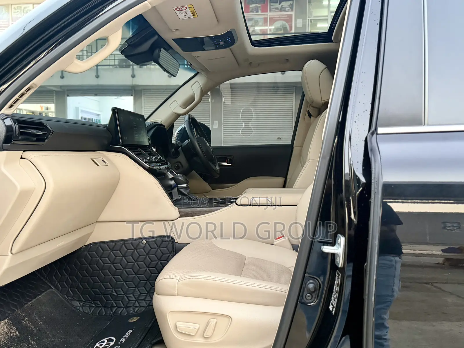 Toyota Land Cruiser LC300 2024 Black