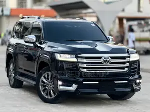 Toyota Land Cruiser LC300 2024 Black