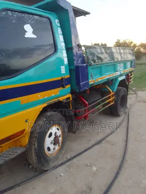 Mitsubishi Canter Tipper