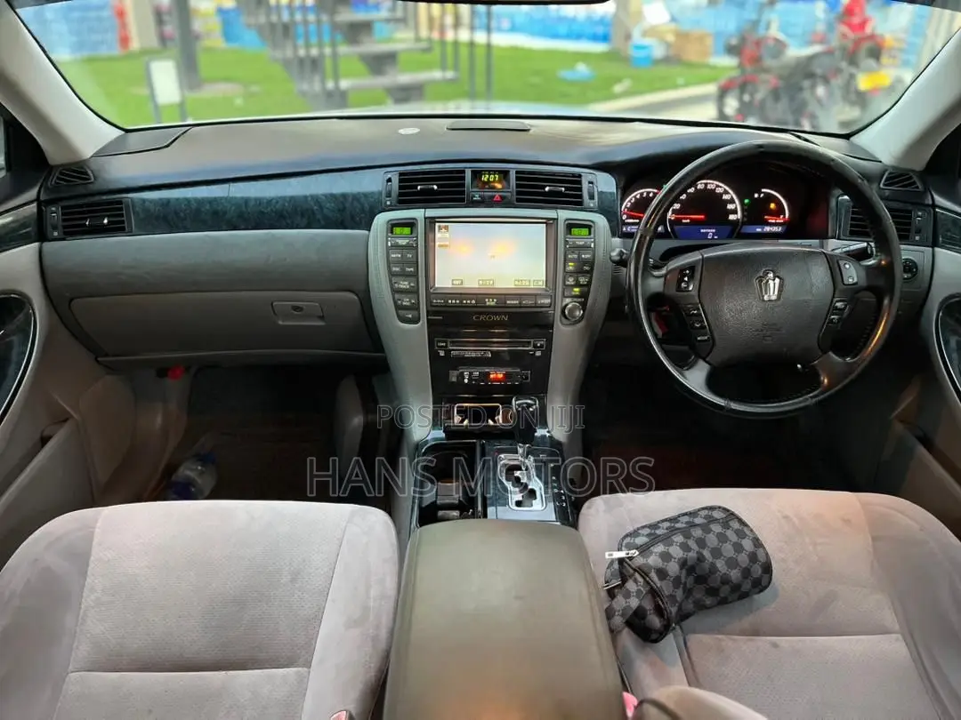 Toyota Crown 2004 Silver