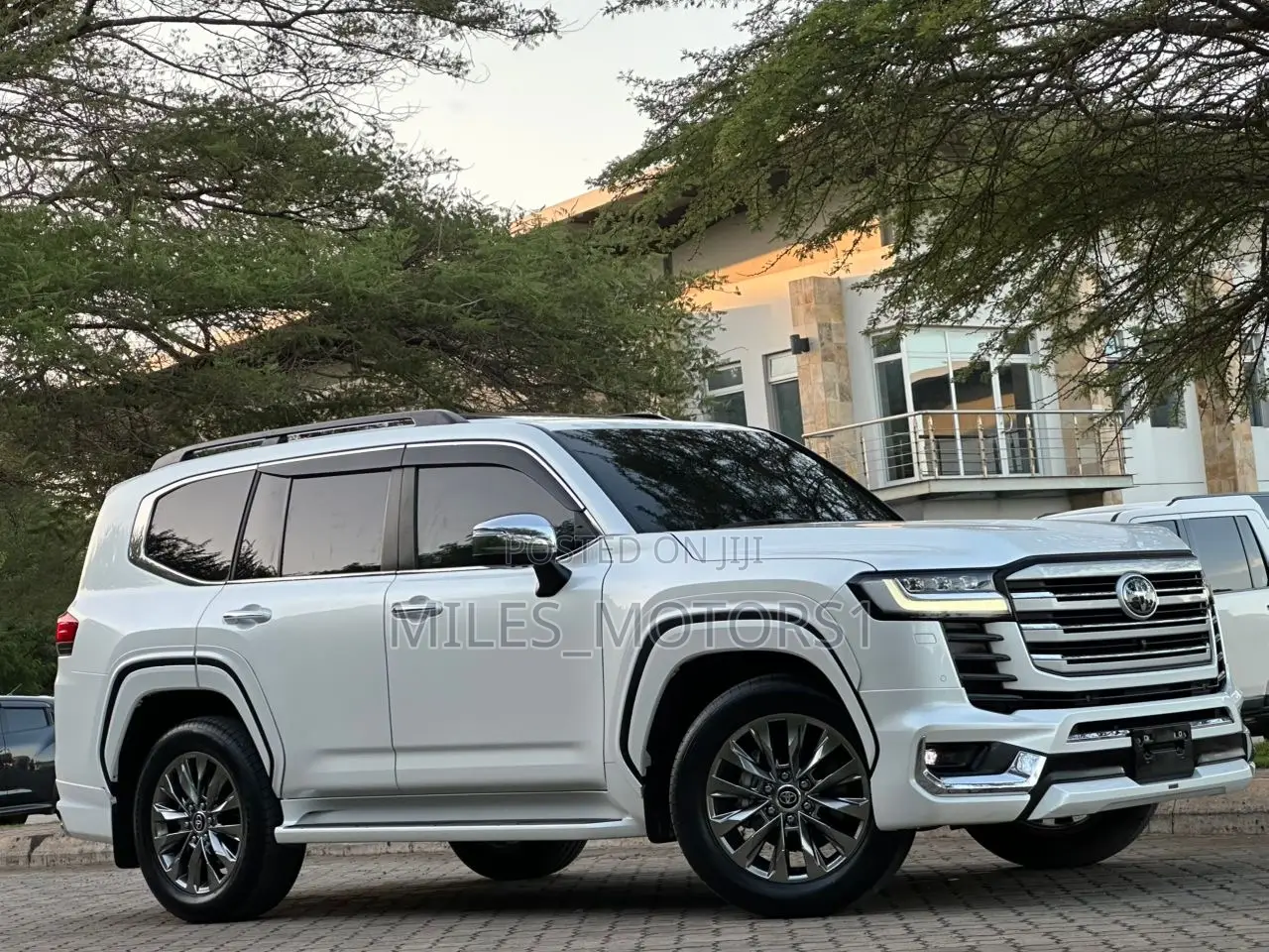 Toyota Land Cruiser 2024 White