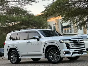 Toyota Land Cruiser 2024 White