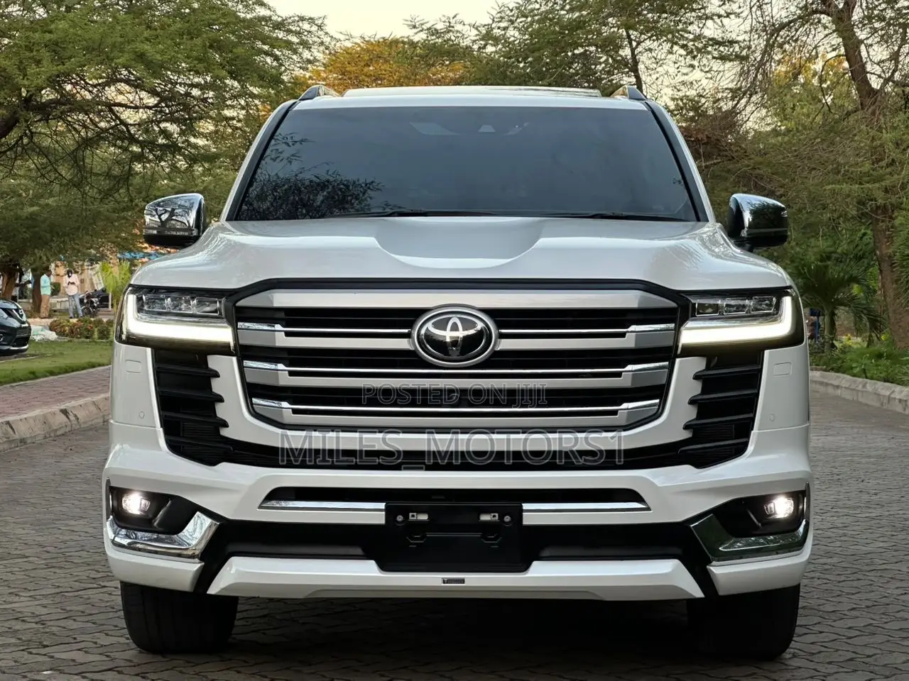 Toyota Land Cruiser 2024 White