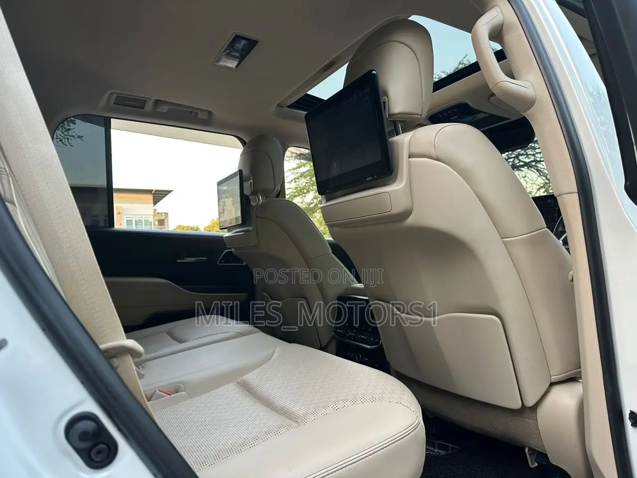Toyota Land Cruiser 2024 White