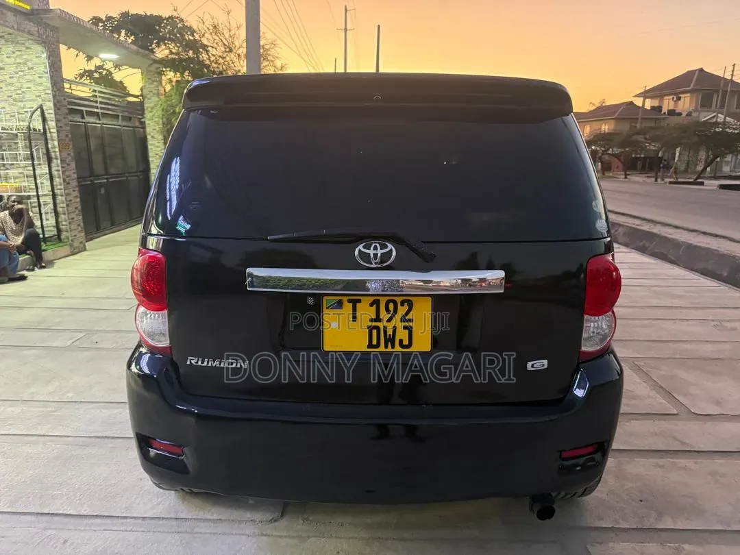 Toyota Corolla Rumion 2008 Black