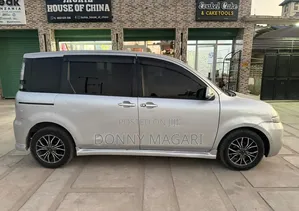 Toyota Sienta 2013 Silver