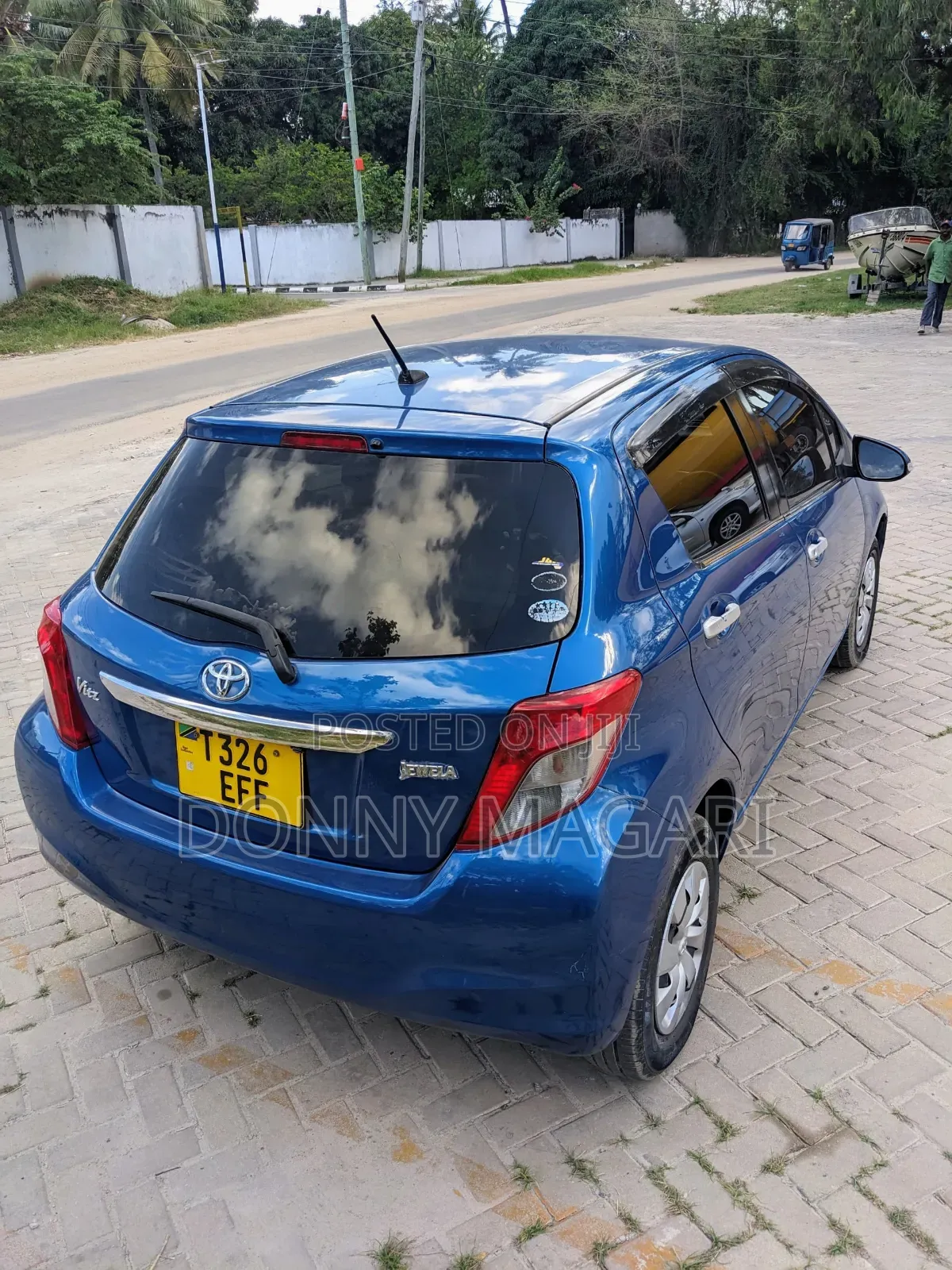Toyota Vitz 2010 Blue