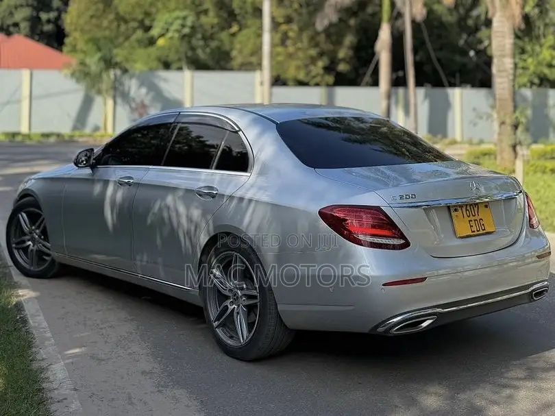 Mercedes-Benz E200 2017 Silver