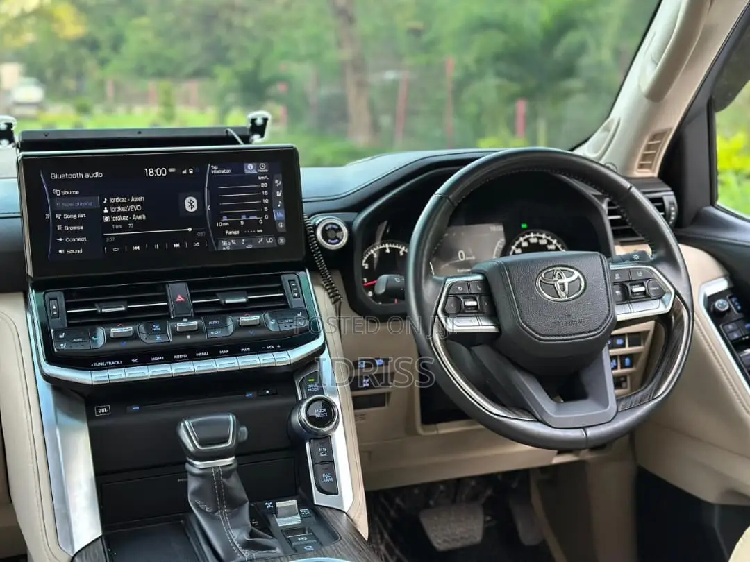 Toyota Land Cruiser 2024 White