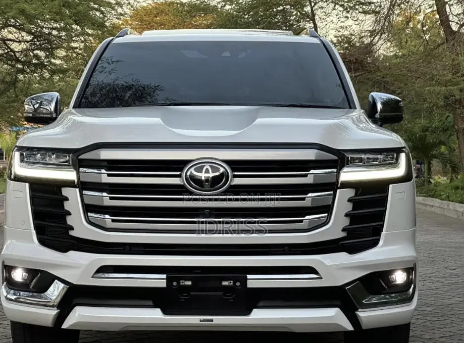 Toyota Land Cruiser 2024 White