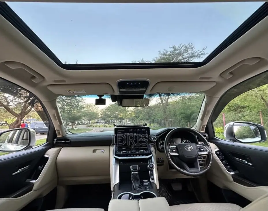Toyota Land Cruiser 2024 White