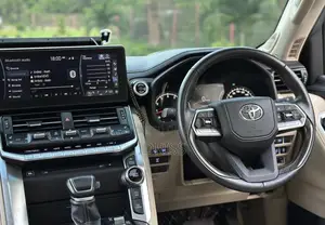 Toyota Land Cruiser 2024 White