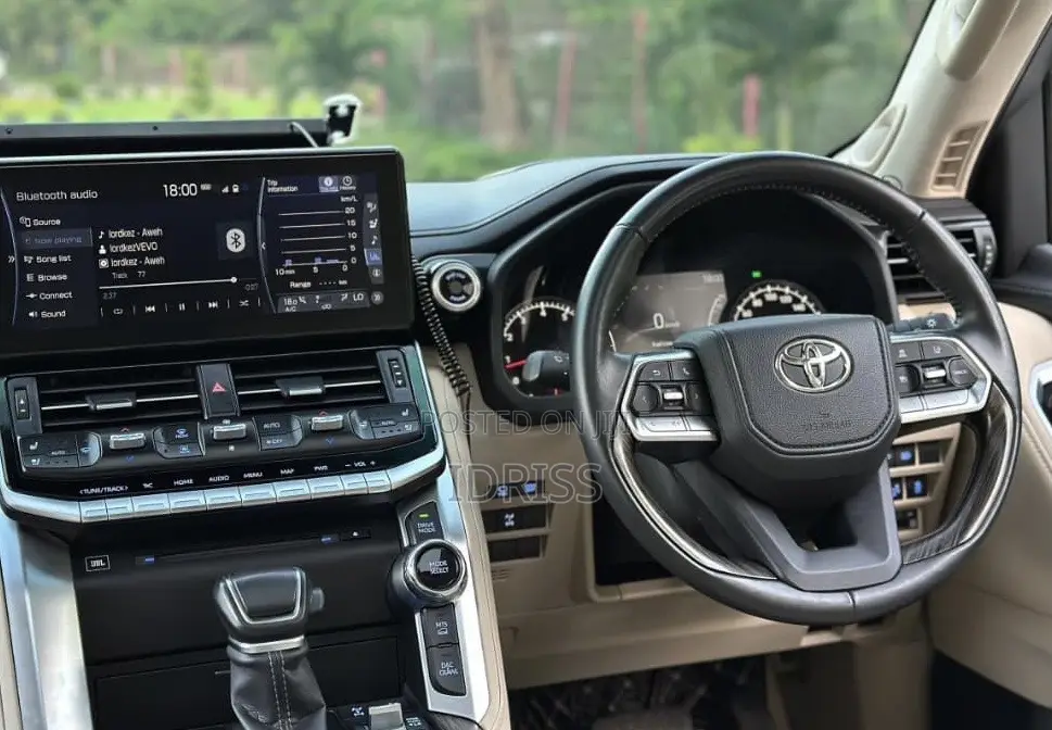 Toyota Land Cruiser 2024 White